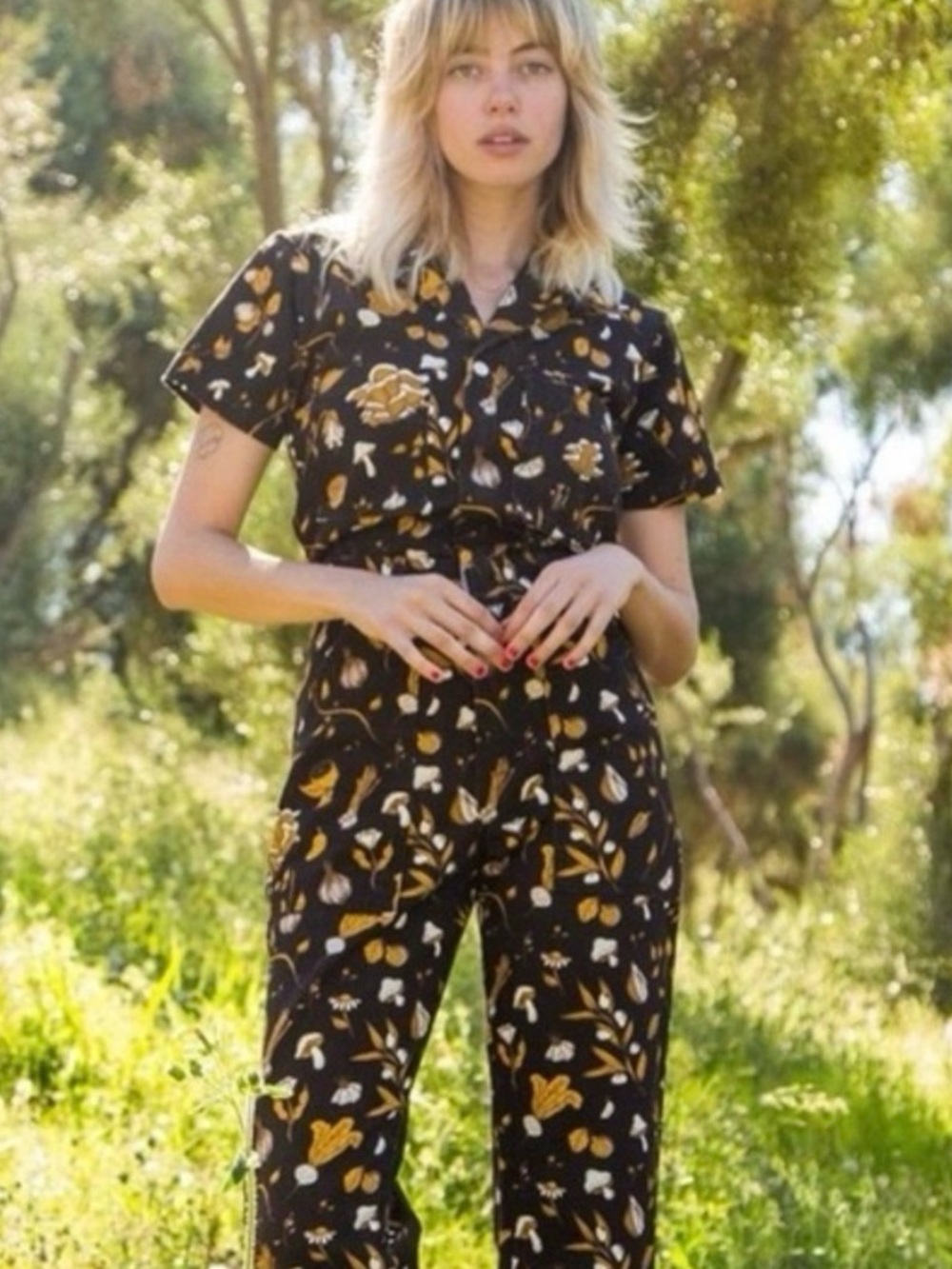 Big Bud Press Black Floral Short-Sleeve Cookbook jumpsuit size Large